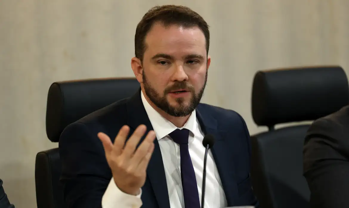 Proposta de orçamento de 2026 tem meta de superávit de R$ 34,3 bilhões