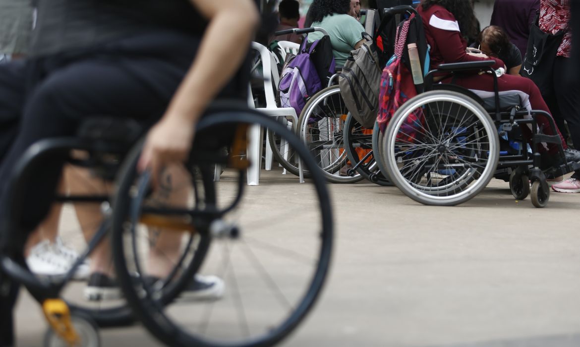 Feira online tem 7 mil vagas de emprego para pessoas com deficiência