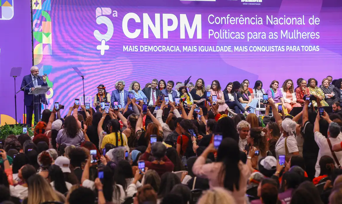 Mulheres cobram direitos e voz na 5ª Conferência Nacional