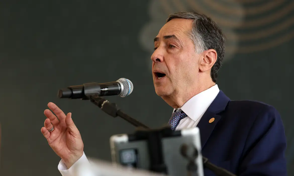 Barroso diz que país precisa de recomeço e pacificação