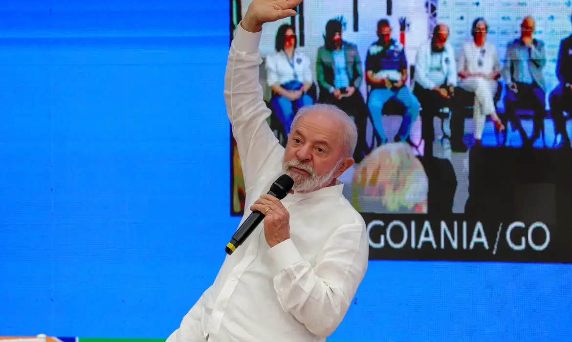 Lula lembra covid e diz que saúde não tem esquerda ou direita