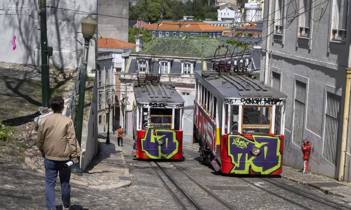 Acidente com bondinho em Lisboa deixa 15 mortos