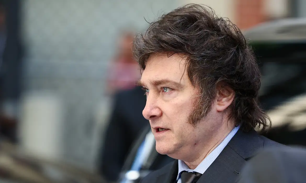 Milei autoriza entrada de militares dos EUA na Argentina