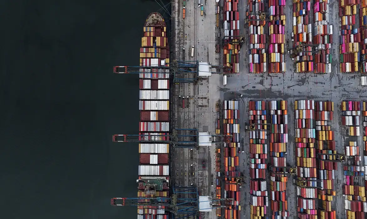 Ceará decreta situação de emergência por tarifaço e amplia mitigação