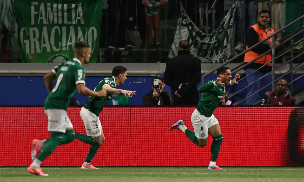 Palmeiras volta a derrotar o River e chega à semifinal da Libertadores