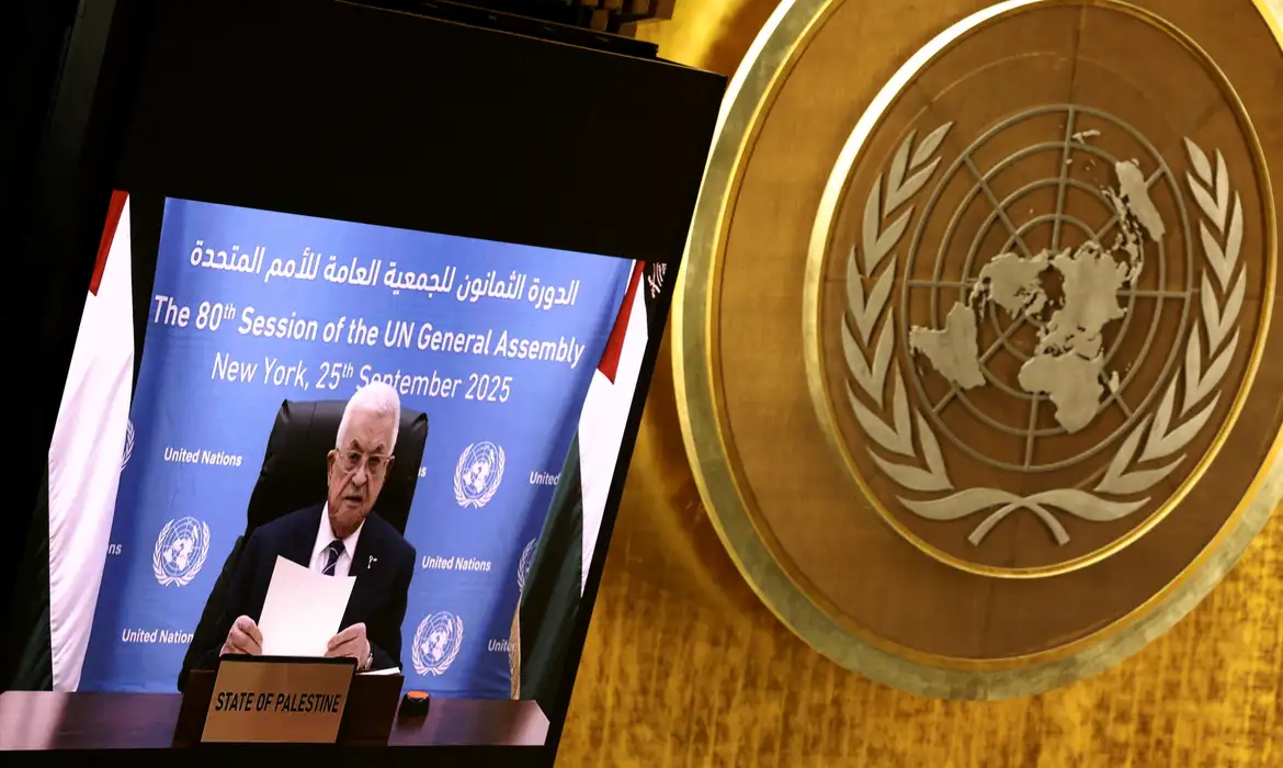 Proibido de ir aos EUA, Abbas pede apoio da ONU para Estado Palestino