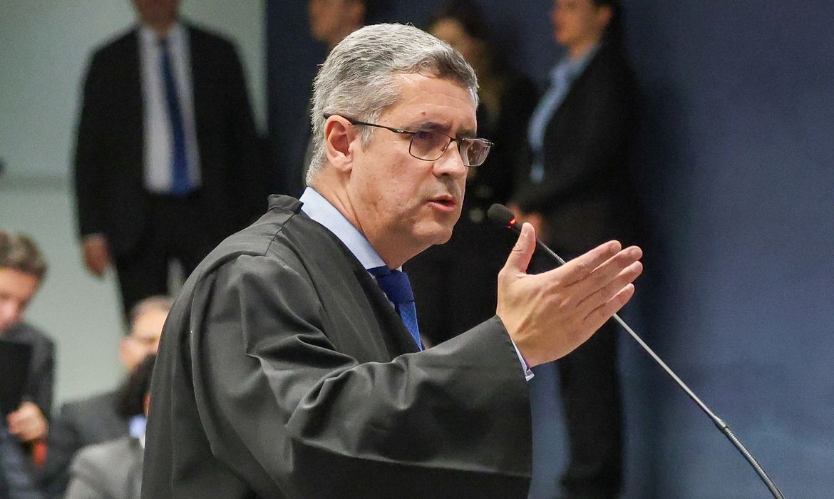 Defesa diz que Ramagem “compilava pensamentos de Bolsonaro”