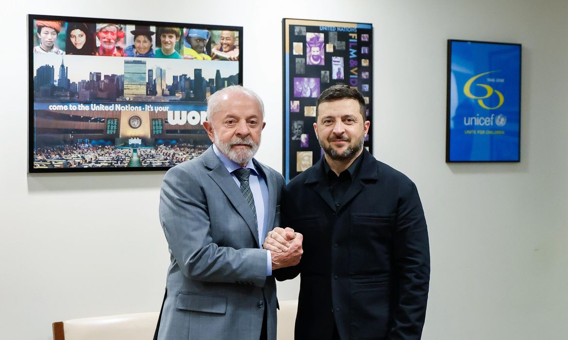 Lula encontra Zelensky e diz que não há “saída militar” para guerra