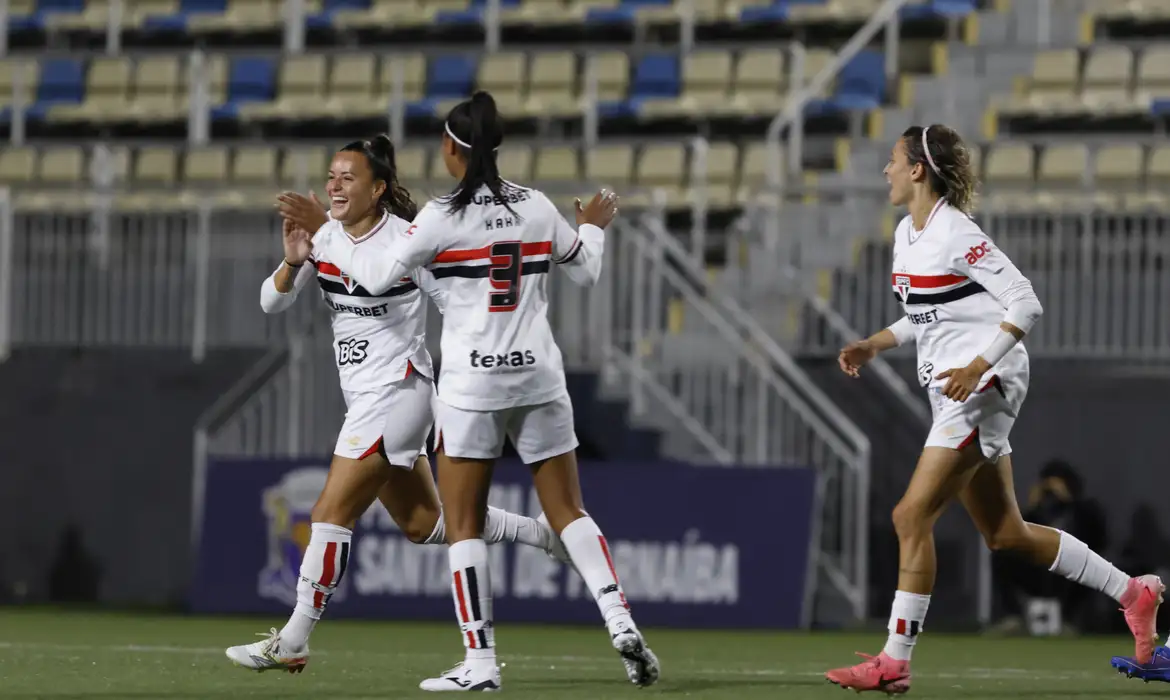 São Paulo vence clássico e avança na Copa do Brasil Feminina