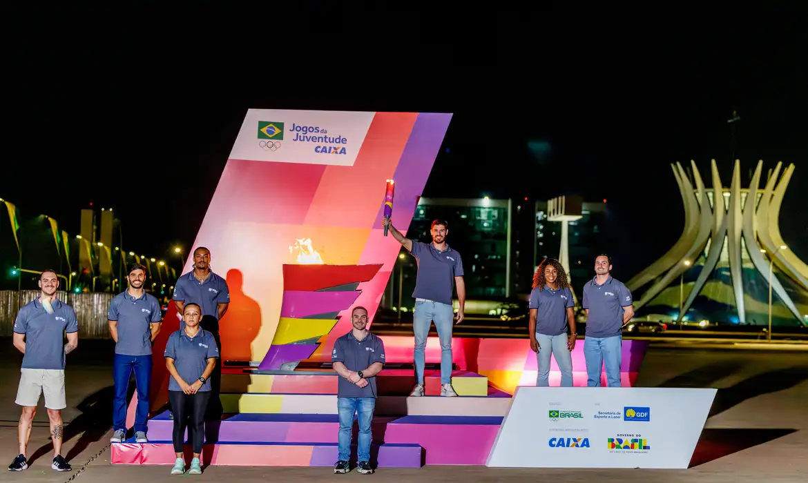 Jogos da Juventude são abertos oficialmente com acendimento da pira