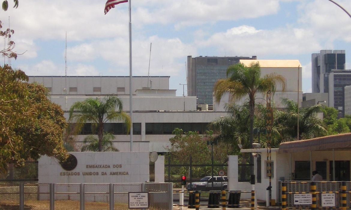 Embaixada dos EUA republica críticas a Moraes nas redes sociais