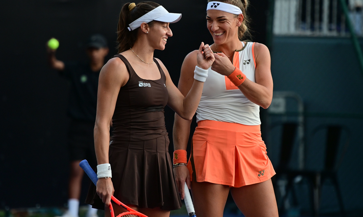 SP Open: Luisa Stefani e Timea Babos vencem em estreia das duplas