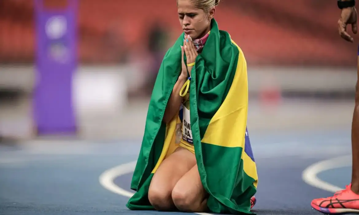 Thalita Simplício é tetra mundial nos 400 metros classe T11