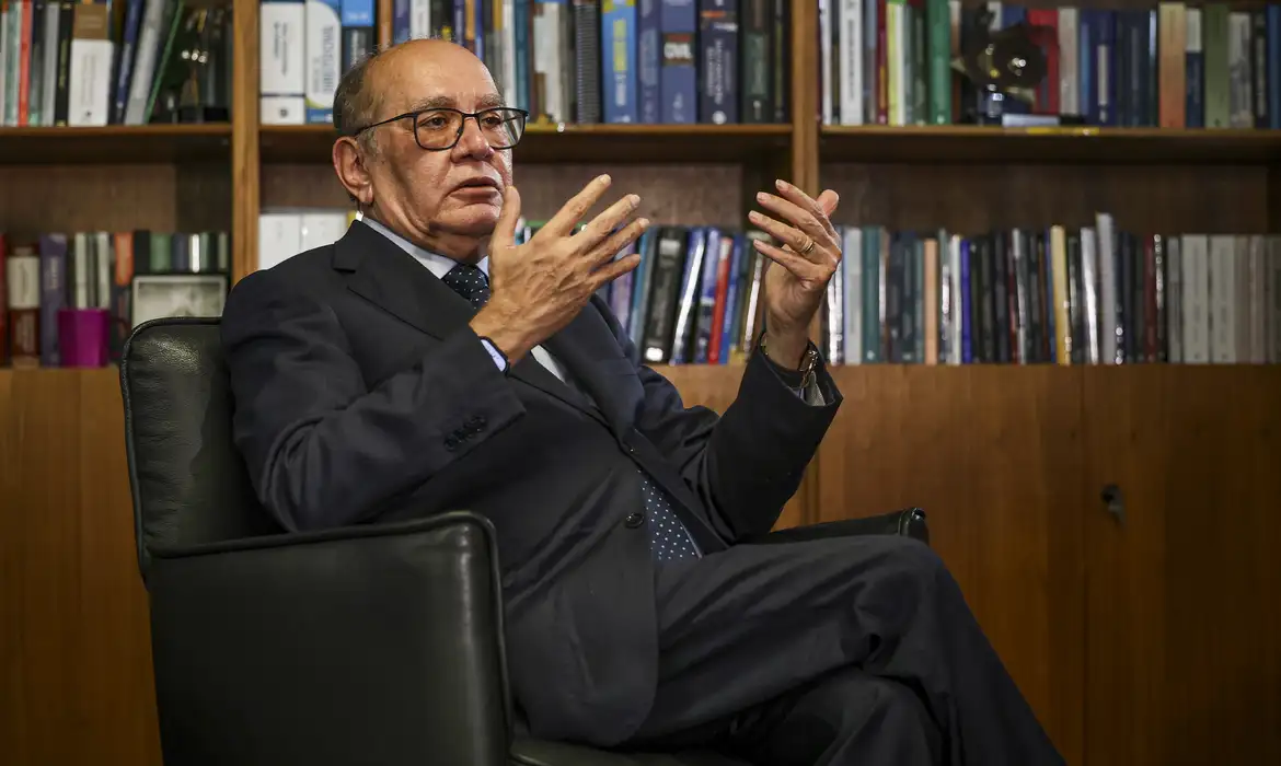 Gilmar Mendes diz que sanções contra esposa de Moraes são arbitrárias
