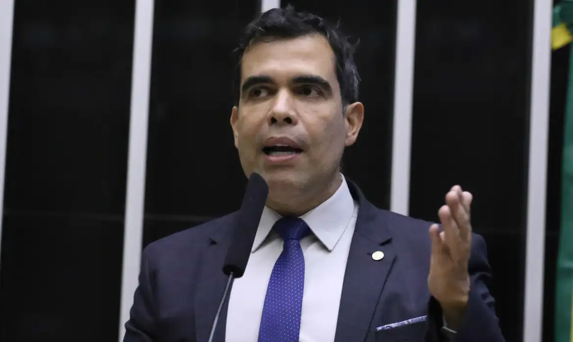 Deputado alvo da PF diz que destinou recursos para cesta básica 