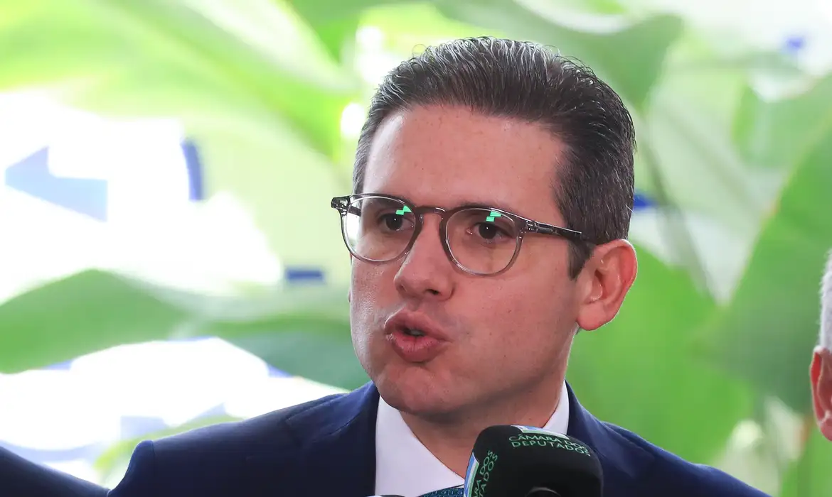 Motta pauta PEC que dificulta denúncias criminais contra parlamentares