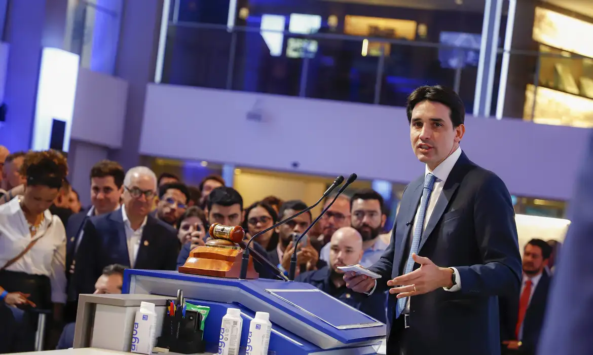 Obra do túnel Santos-Guarujá deve começar no fim do ano, diz ministro