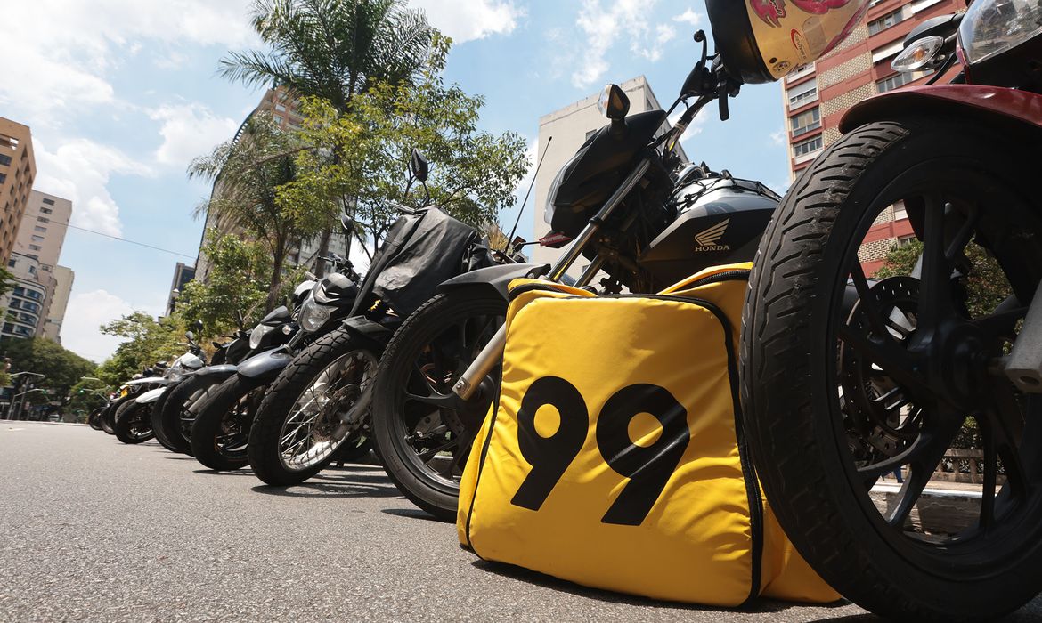 Rio terá novo monitoramento de mototaxistas de app a partir deste ano