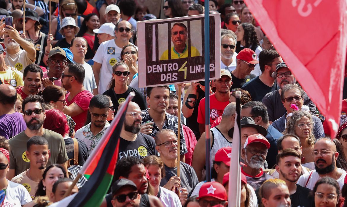 Atos contra anistia e a PEC da Blindagem ocorrem hoje em todo país