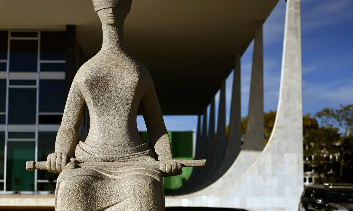 STF retoma julgamento sobre procedimentos médicos fora do rol da ANS