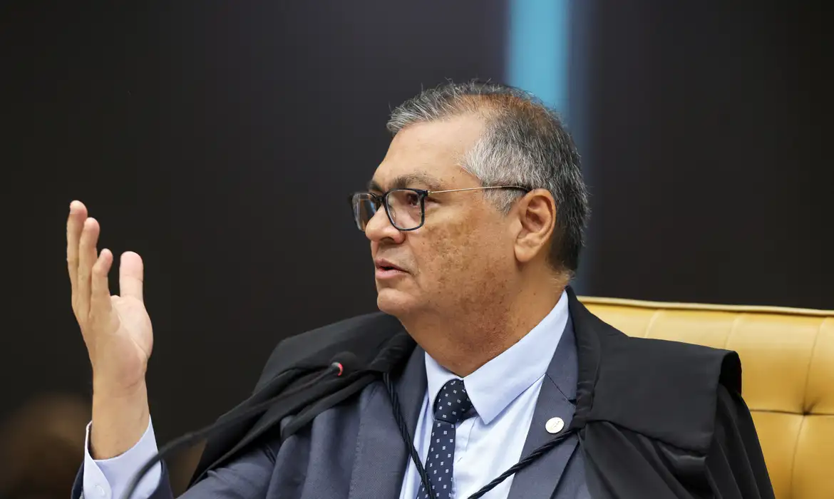 Dino diz que crimes da trama golpista não podem ser anistiados