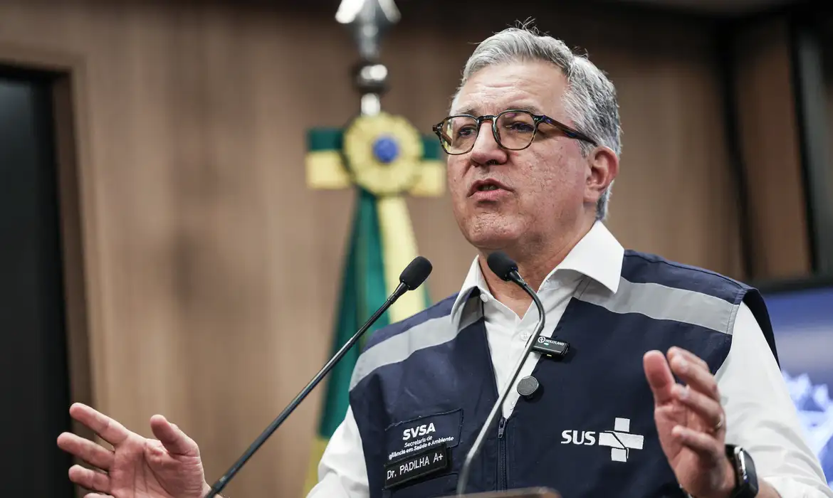 Casos suspeitos de intoxicação devem aumentar no país, diz ministro