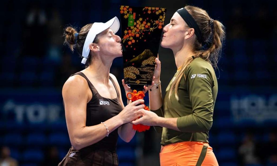 Luisa Stefani vence WTA 500 de Tóquio e leva 4º título na temporada