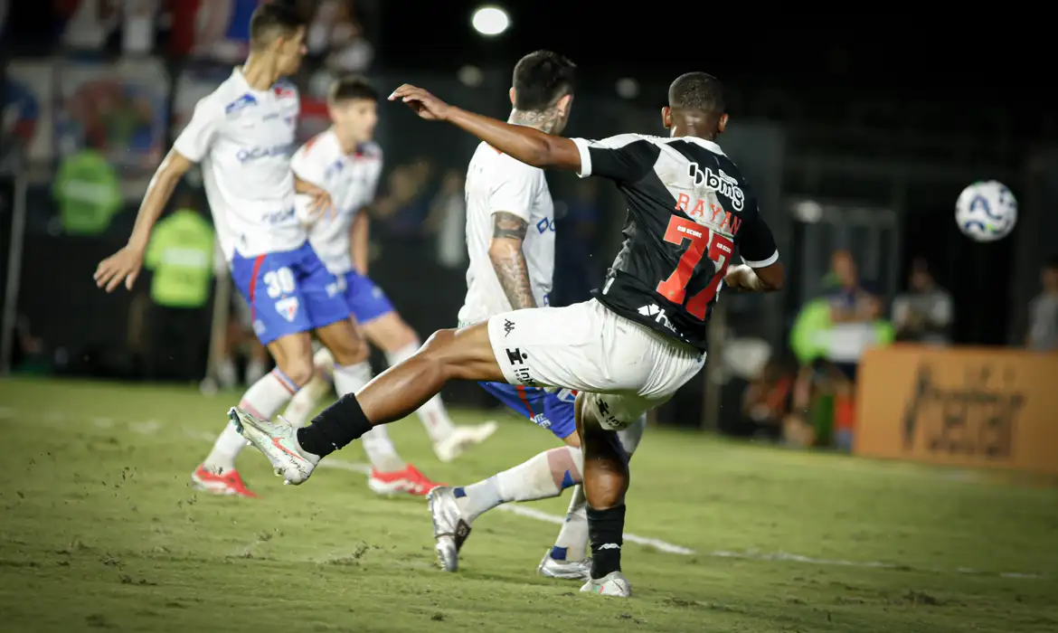 Rádio Nacional transmite as emoções de Fortaleza e Vasco