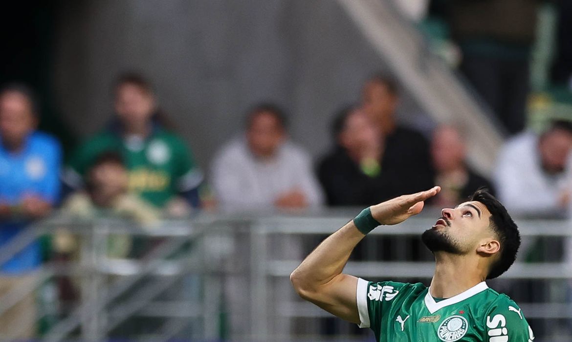 Brasileiro: Palmeiras vence Vasco em casa para assumir vice-liderança