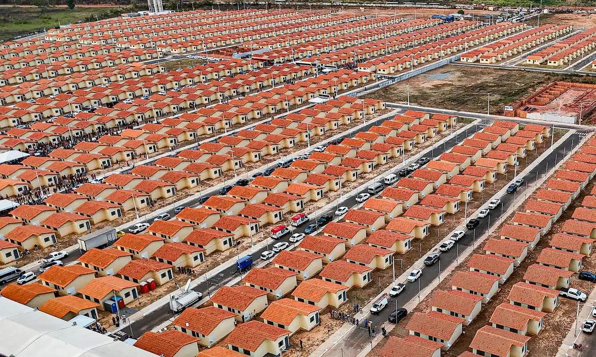 Governo entrega quase 3 mil casas em Imperatriz, no Maranhão