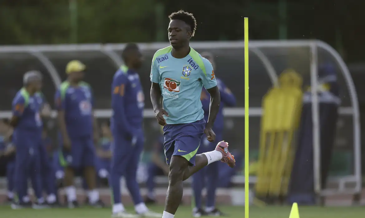 Ancelotti esboça formação da seleção para enfrentar Coreia do Sul