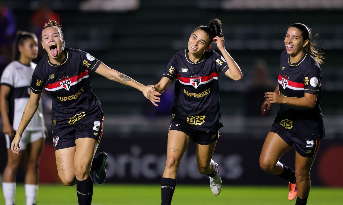 São Paulo vence Olimpia para avançar na Libertadores Feminina