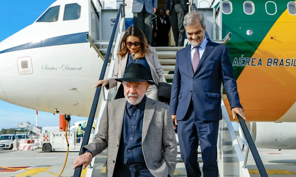 Lula chega a Roma para eventos sobre segurança alimentar