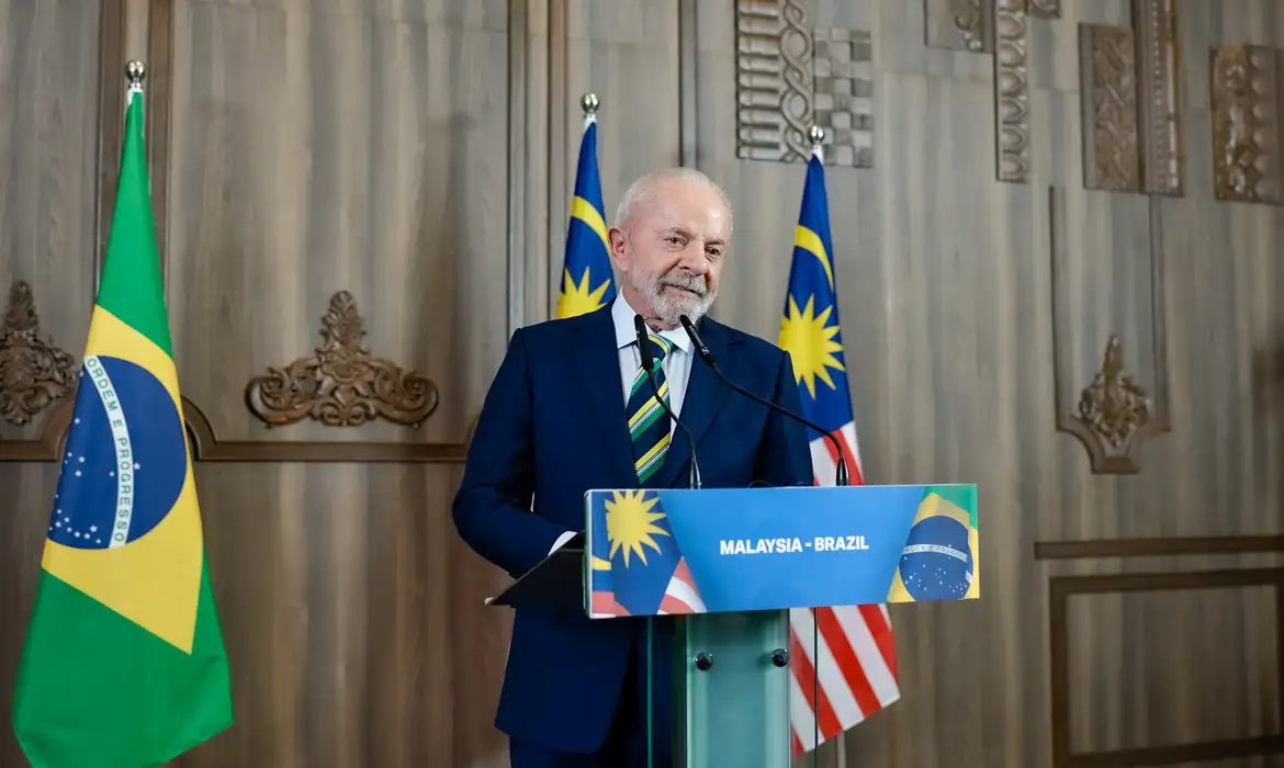 “Ele tem meu telefone e eu tenho o dele”, diz Lula sobre Trump