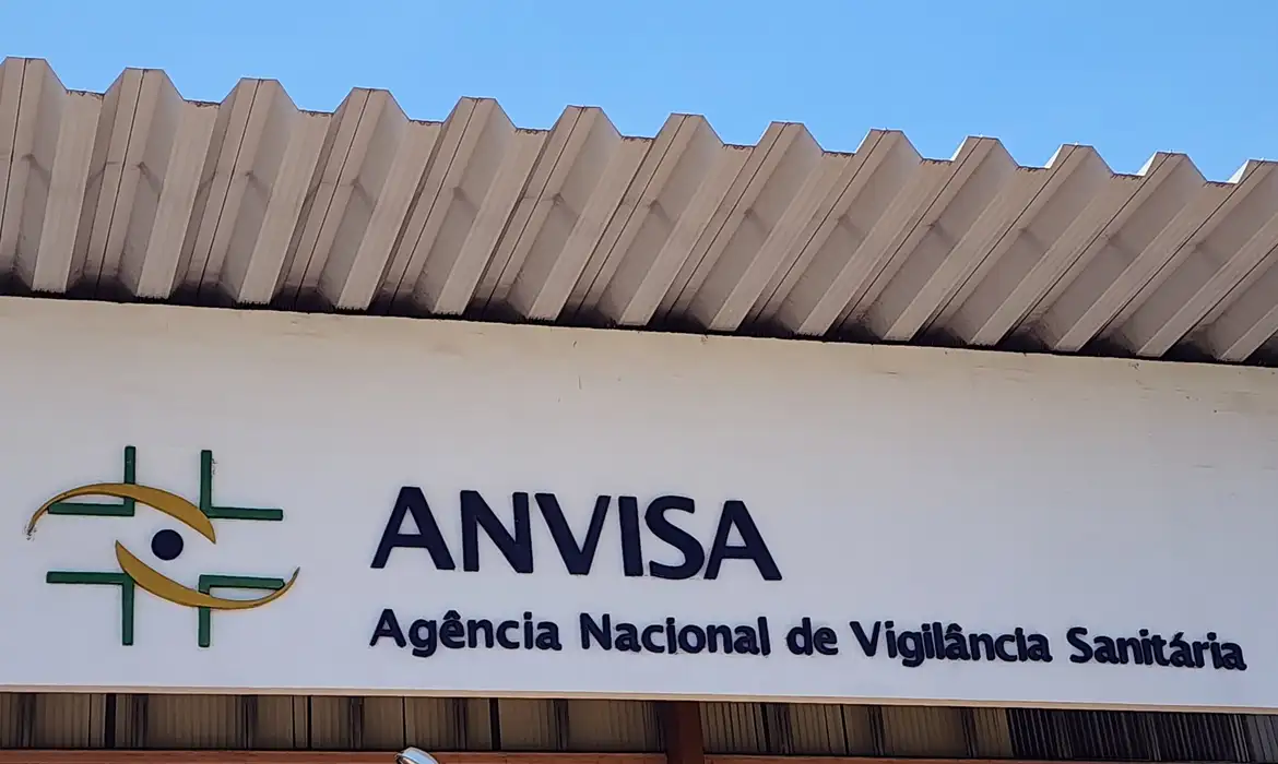 Anvisa suspende venda de cosméticos capilares e produtos com ozônio