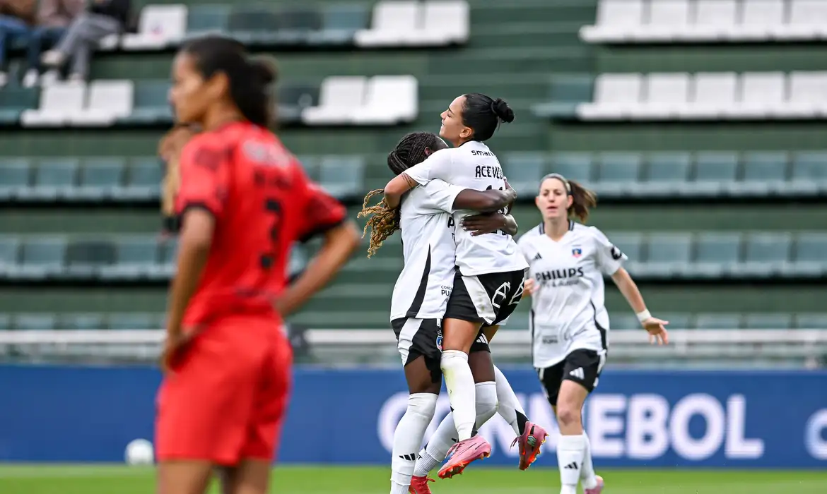 Com técnica brasileira, Colo Colo vai à semi da Libertadores Feminina