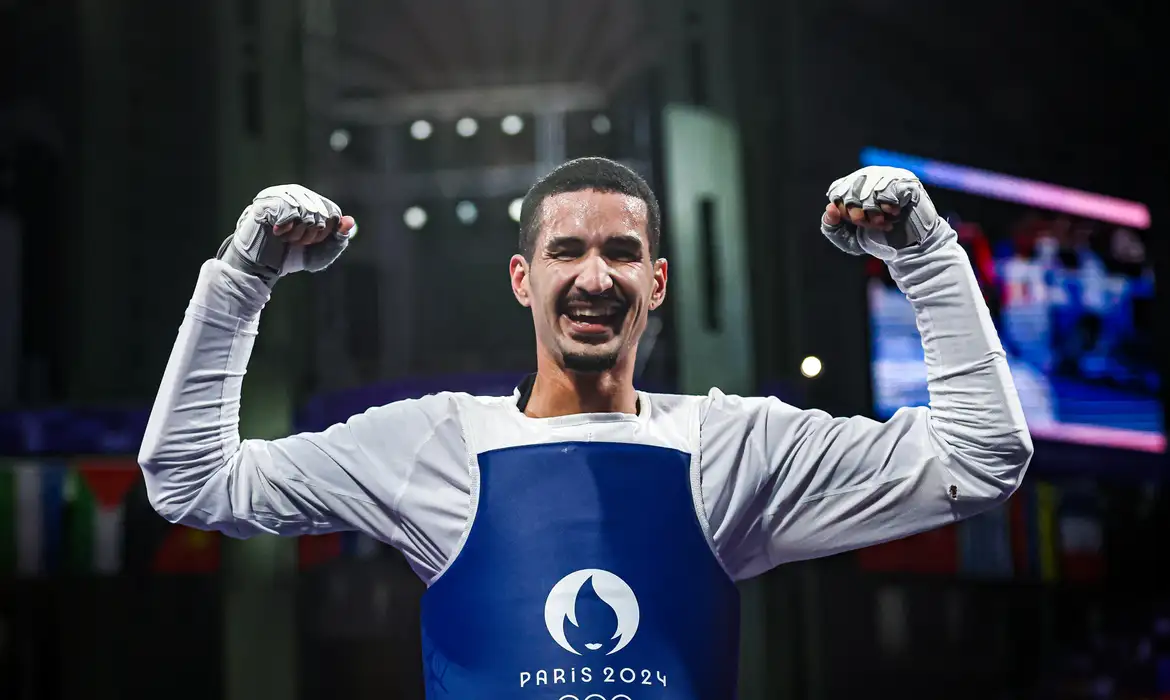 Edival Pontes, o Netinho, é vice-campeão mundial de taekwondo na China