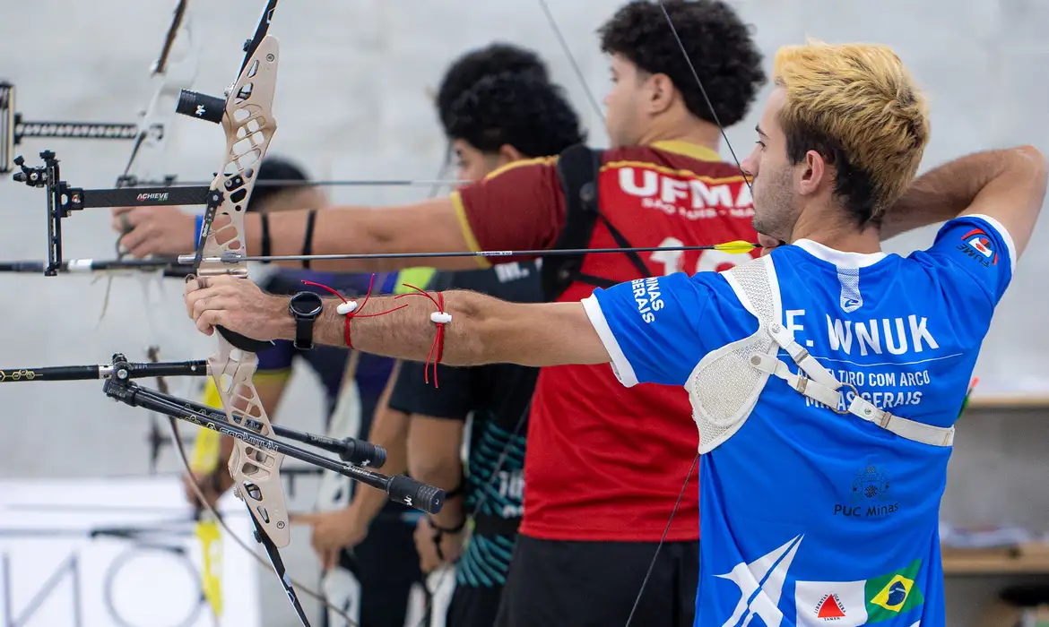Fábio Klier é ouro no tiro com arco na estreia da modalidade no JUBs