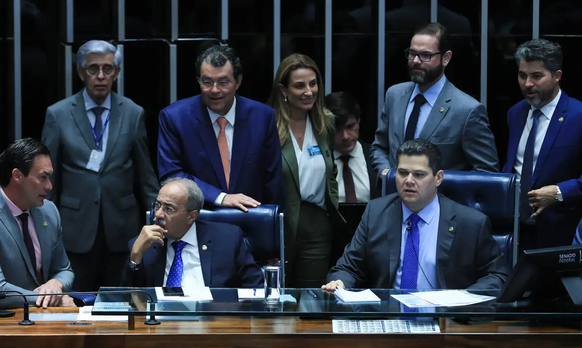 Senado aprova projeto que proíbe empréstimo consignado não autorizado