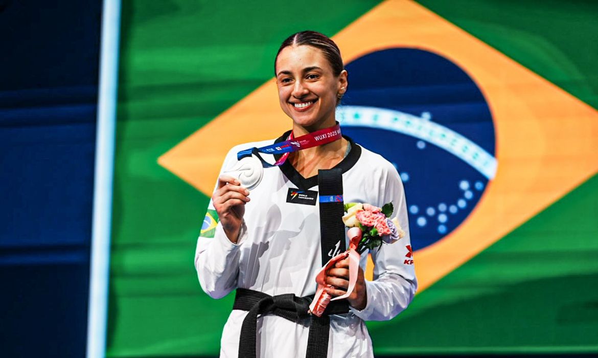 Milena Titoneli é prata no Mundial de taekwondo, o 3º pódio do Brasil