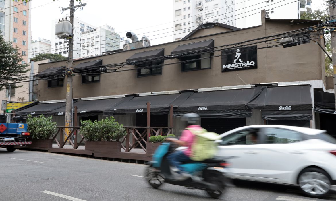 SP tem 6 estabelecimentos fechados por suspeita de bebida adulterada