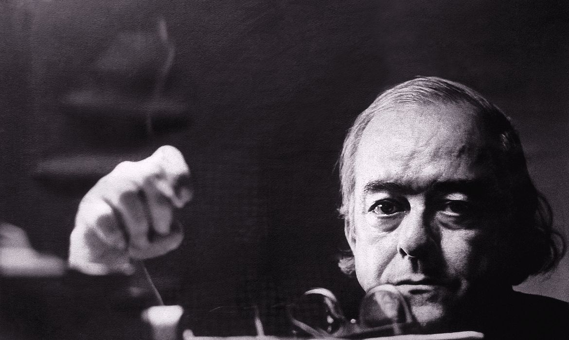 Museu de Arte do Rio celebra obra de Vinicius de Moraes