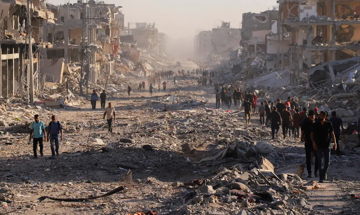 Ataques aéreos israelenses deixam ao menos 20 mortos em Gaza