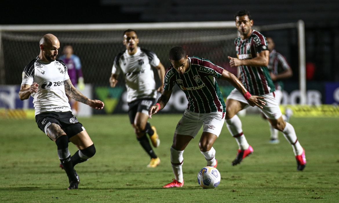 Nacional transmite partida entre Ceará e Fluminense neste domingo