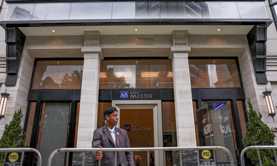 Fim do Master: trabalhadores e 12 milhões de clientes serão afetados