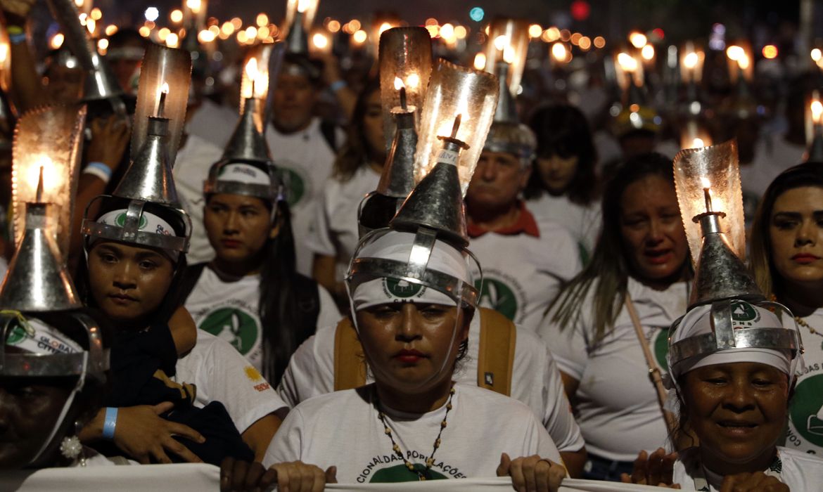 Extrativistas marcham na COP por reconhecimento na proteção florestal