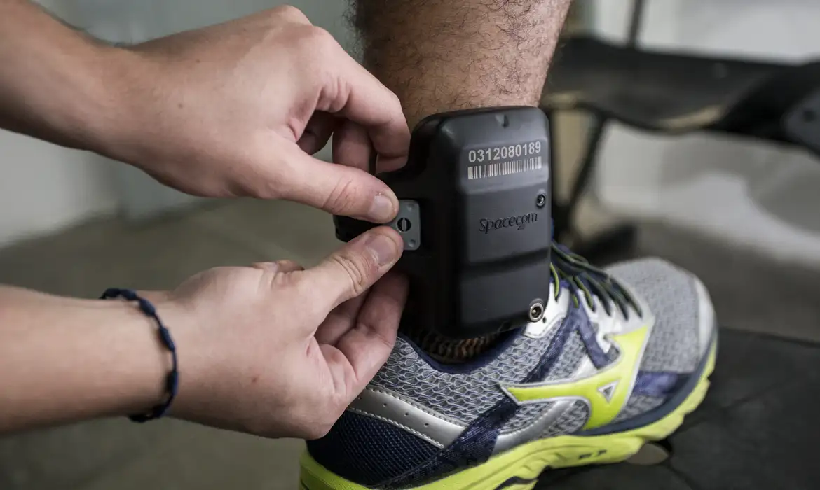 Câmara aprova aumento de prisão temporária de 5 para 15 dias