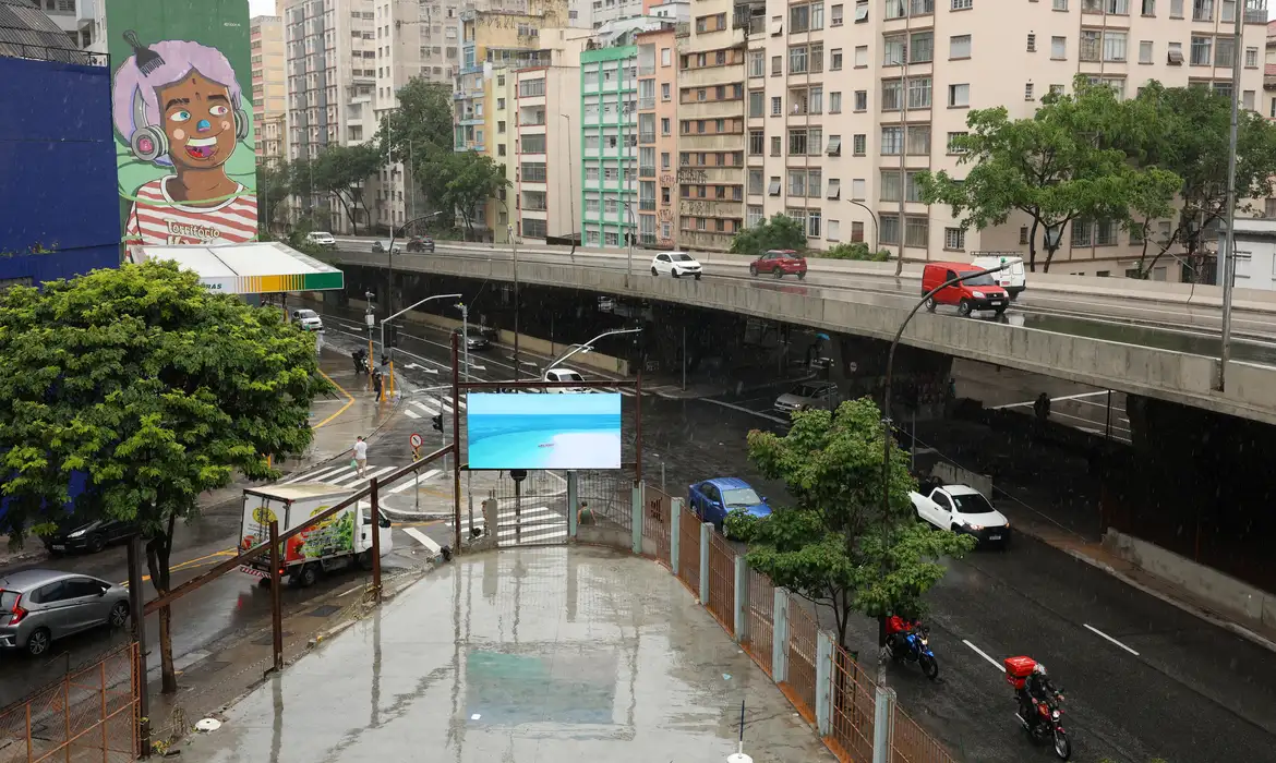 OAB Barro Preto - Estado de SP deve ter chuva e ventos intensos até a próxima terça