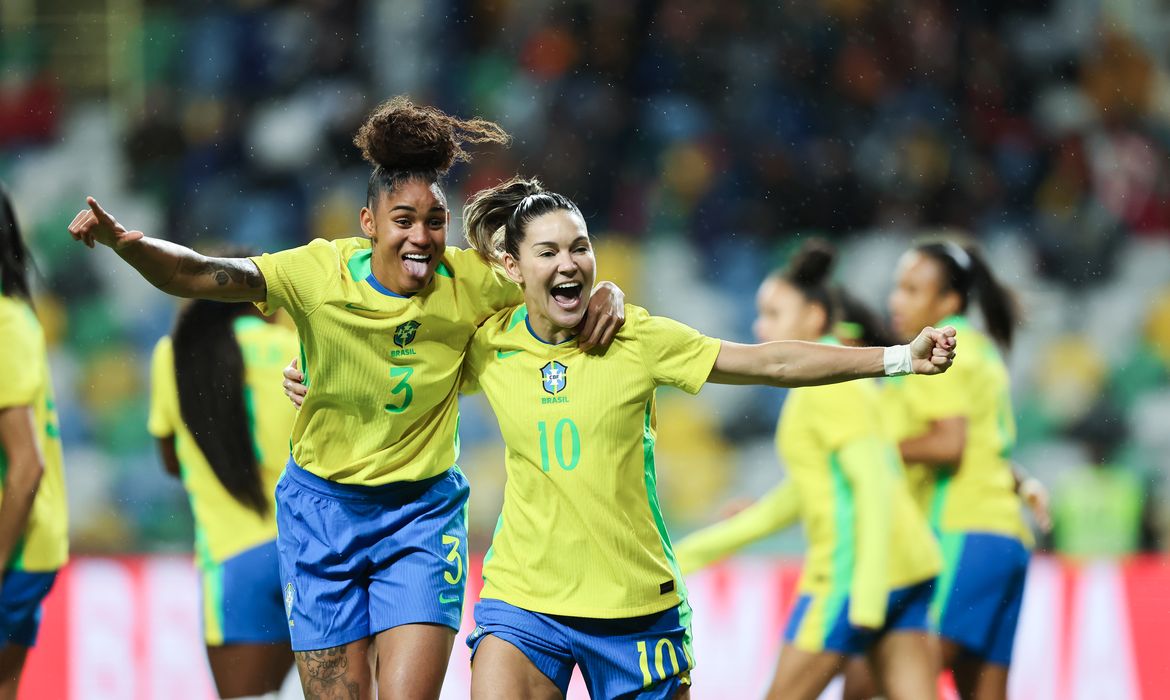 OAB Barro Preto - Seleção feminina fecha 2025 com goleada de 5 a 0 sobre Portugal