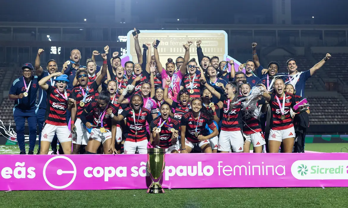 Flamengo goleia Grêmio e conquista Copinha Feminina
